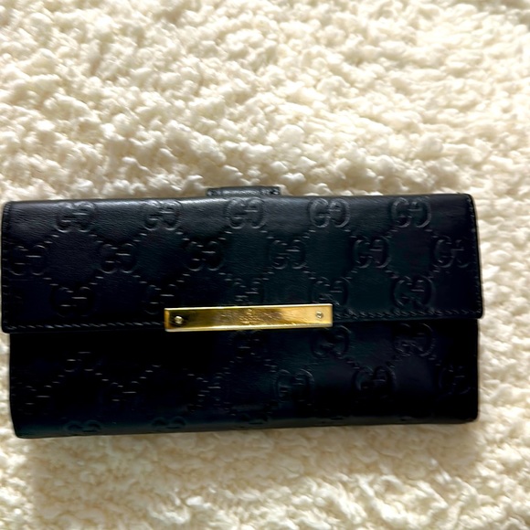 Gucci Handbags - GUCCI WALLET luxury item